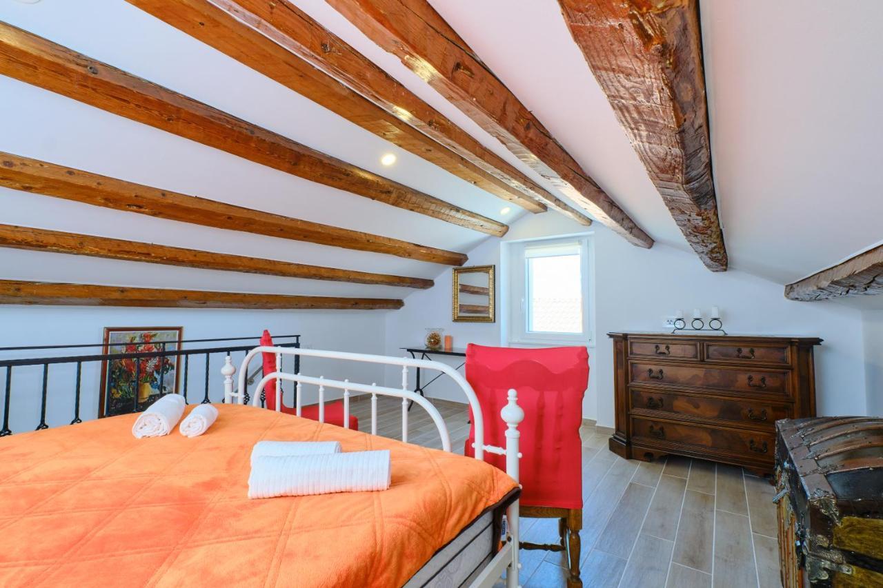 Apartment Kaleta Sveti Jakov Екстер'єр фото