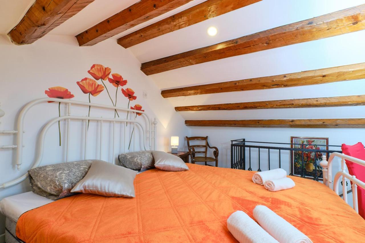 Apartment Kaleta Sveti Jakov Екстер'єр фото